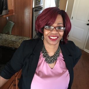 Meet your Posher, Liz